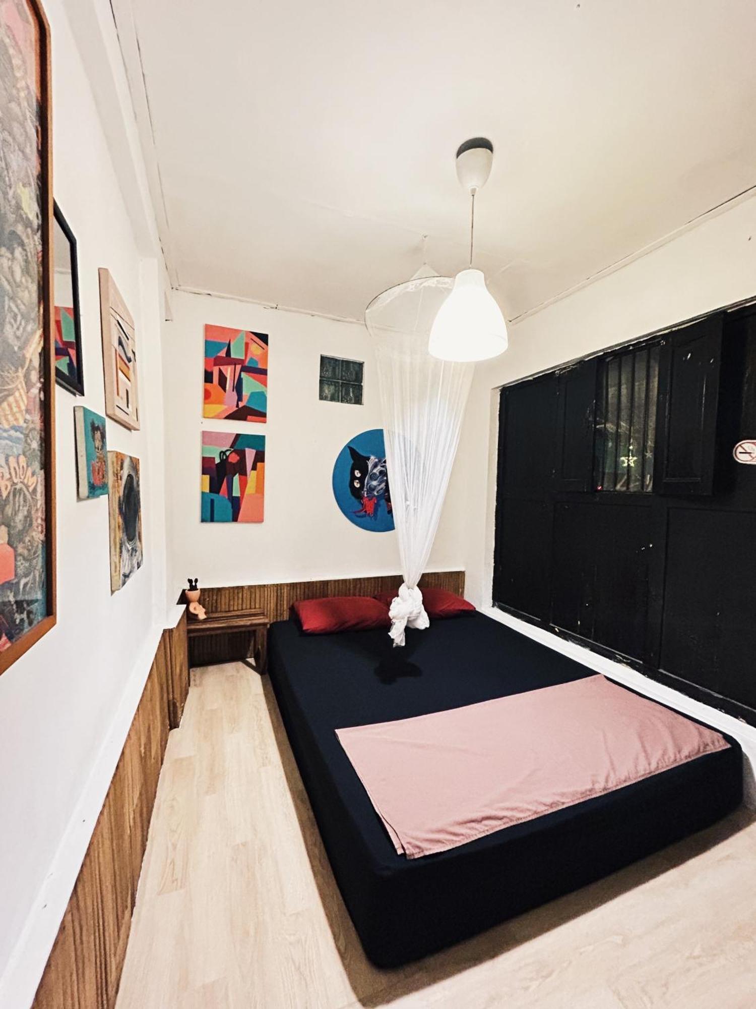 Losmanos Hostel Джокьякарта Экстерьер фото
