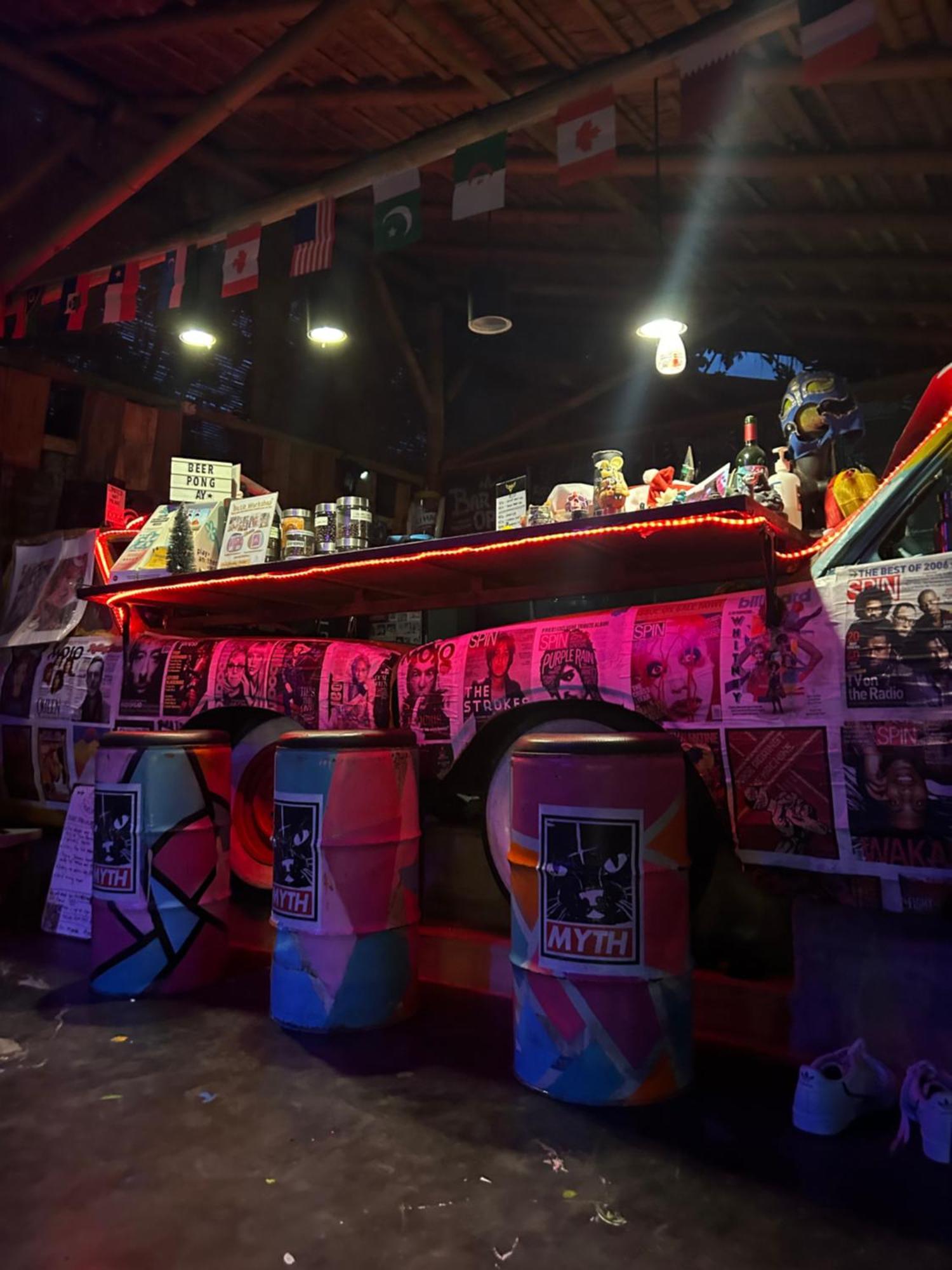 Losmanos Hostel Джокьякарта Экстерьер фото