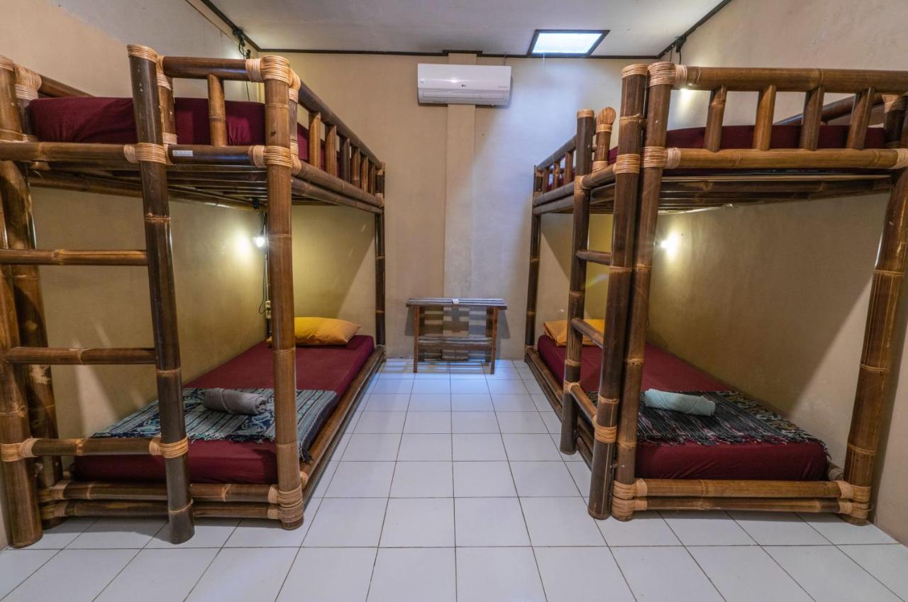 Losmanos Hostel Джокьякарта Экстерьер фото
